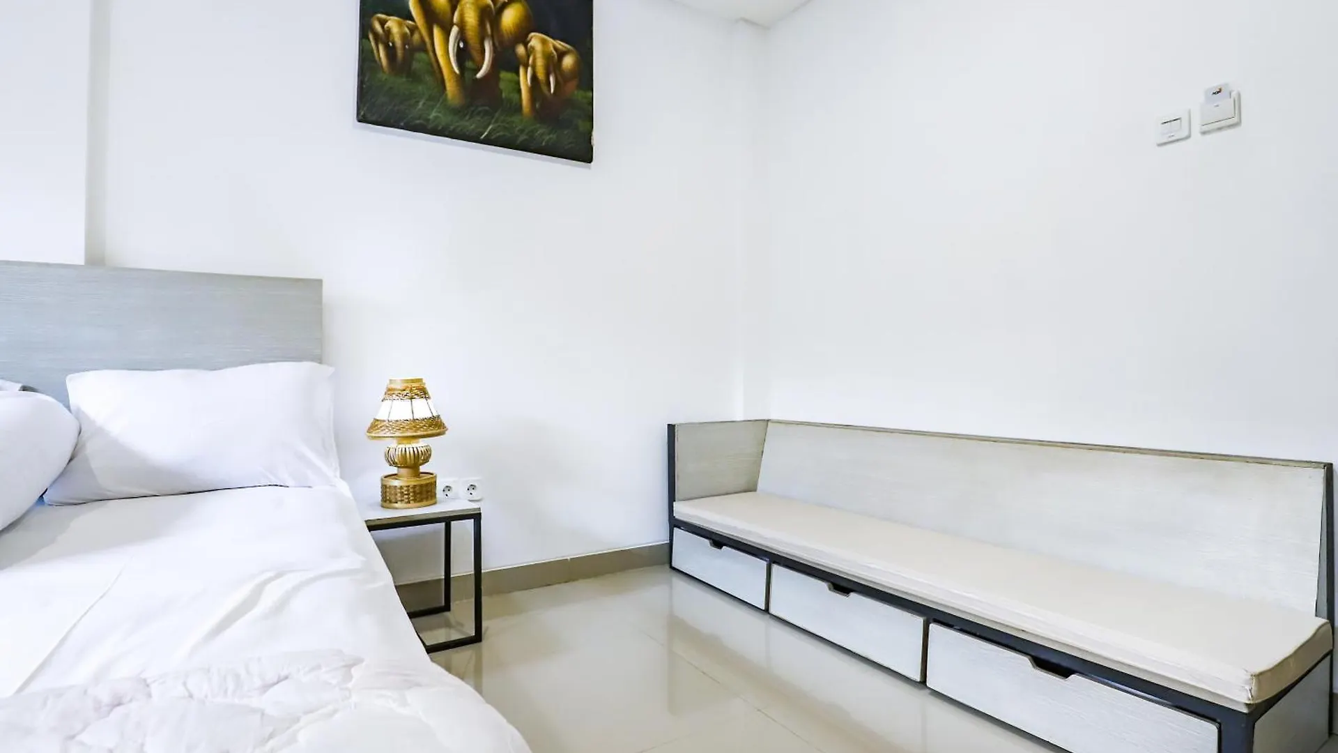 White Blue House 3 - Pvt Room, Shared Pool&Kitchen 乌布 0*,  印尼