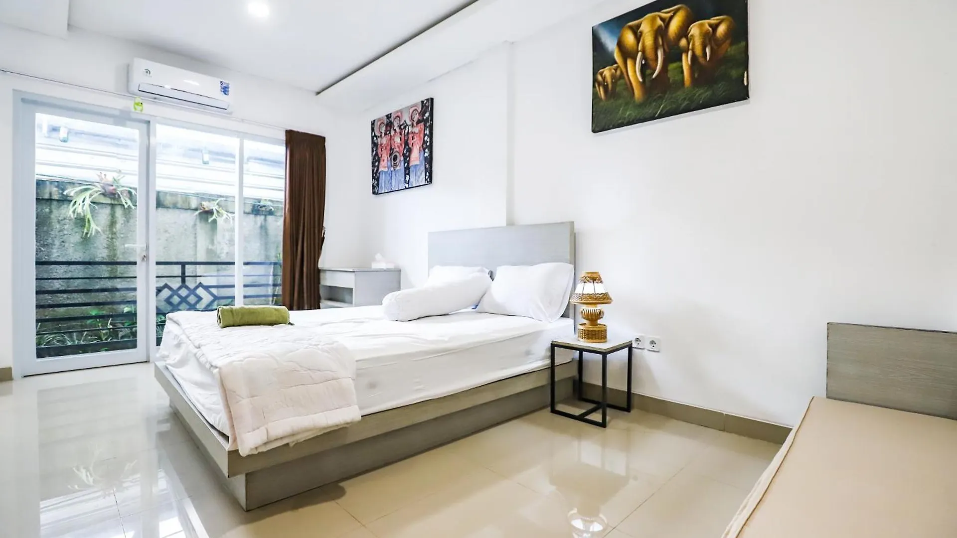 招待所 White Blue House 3 - Pvt Room, Shared Pool&Kitchen 乌布 印尼