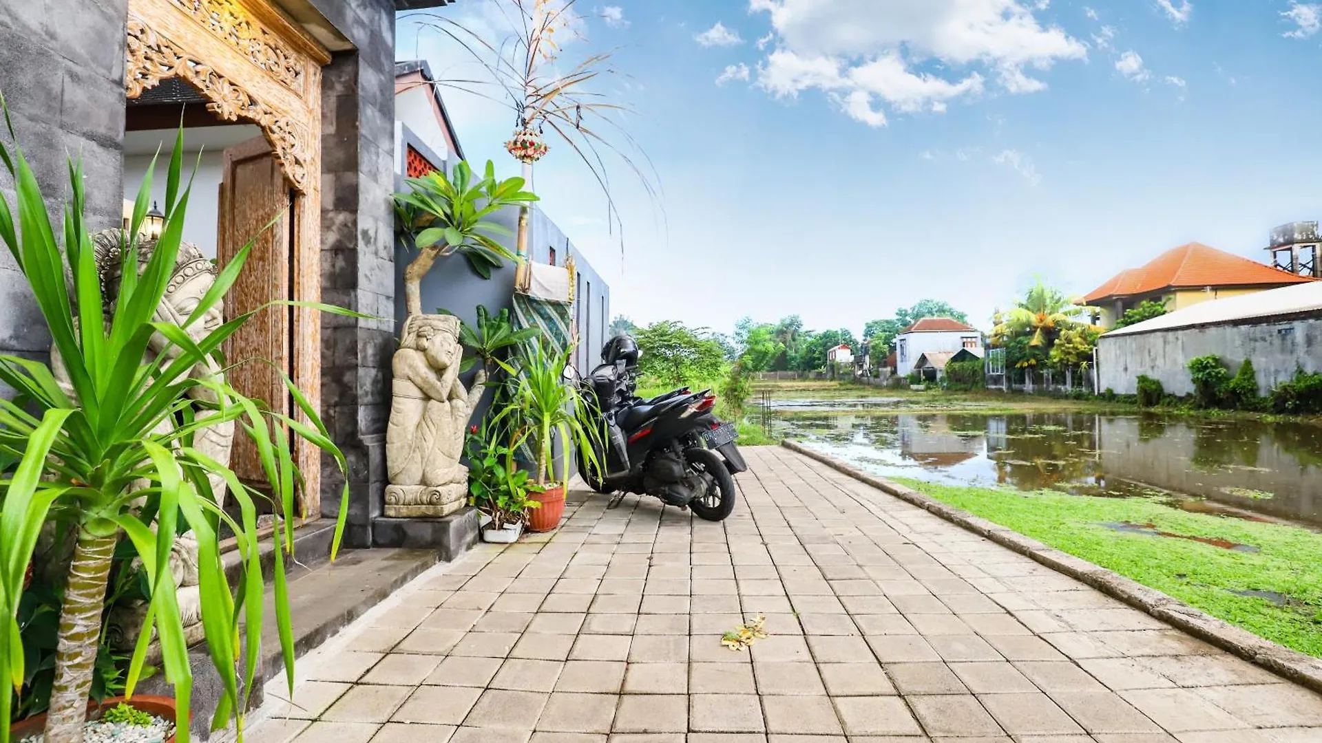 招待所 White Blue House 3 - Pvt Room, Shared Pool&Kitchen 乌布
