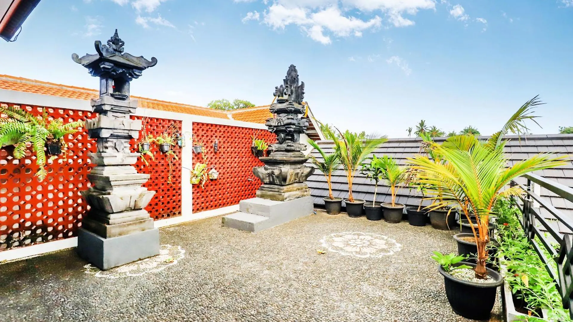 White Blue House 3 - Pvt Room, Shared Pool&Kitchen Убуд 0*,  Индонезия